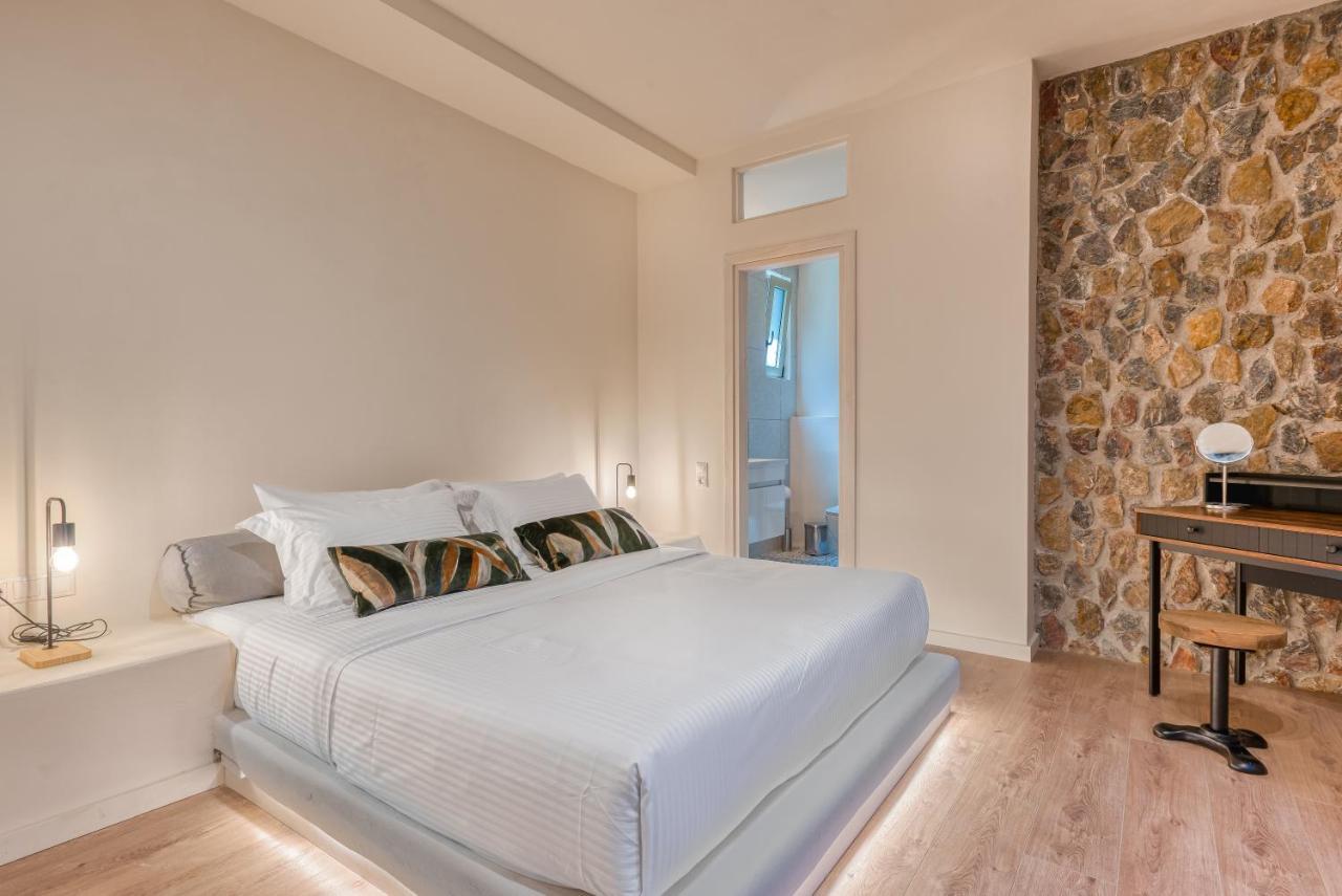 Saronis Suites Saronida Eksteriør billede