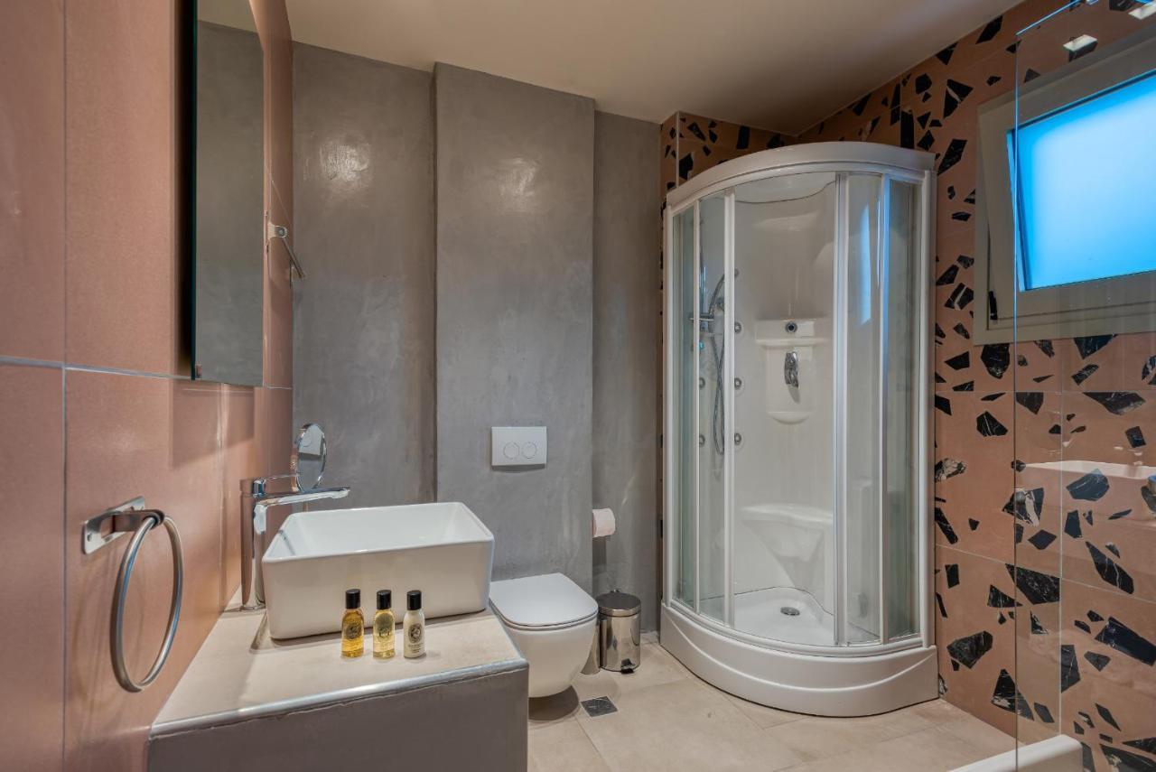 Saronis Suites Saronida Eksteriør billede