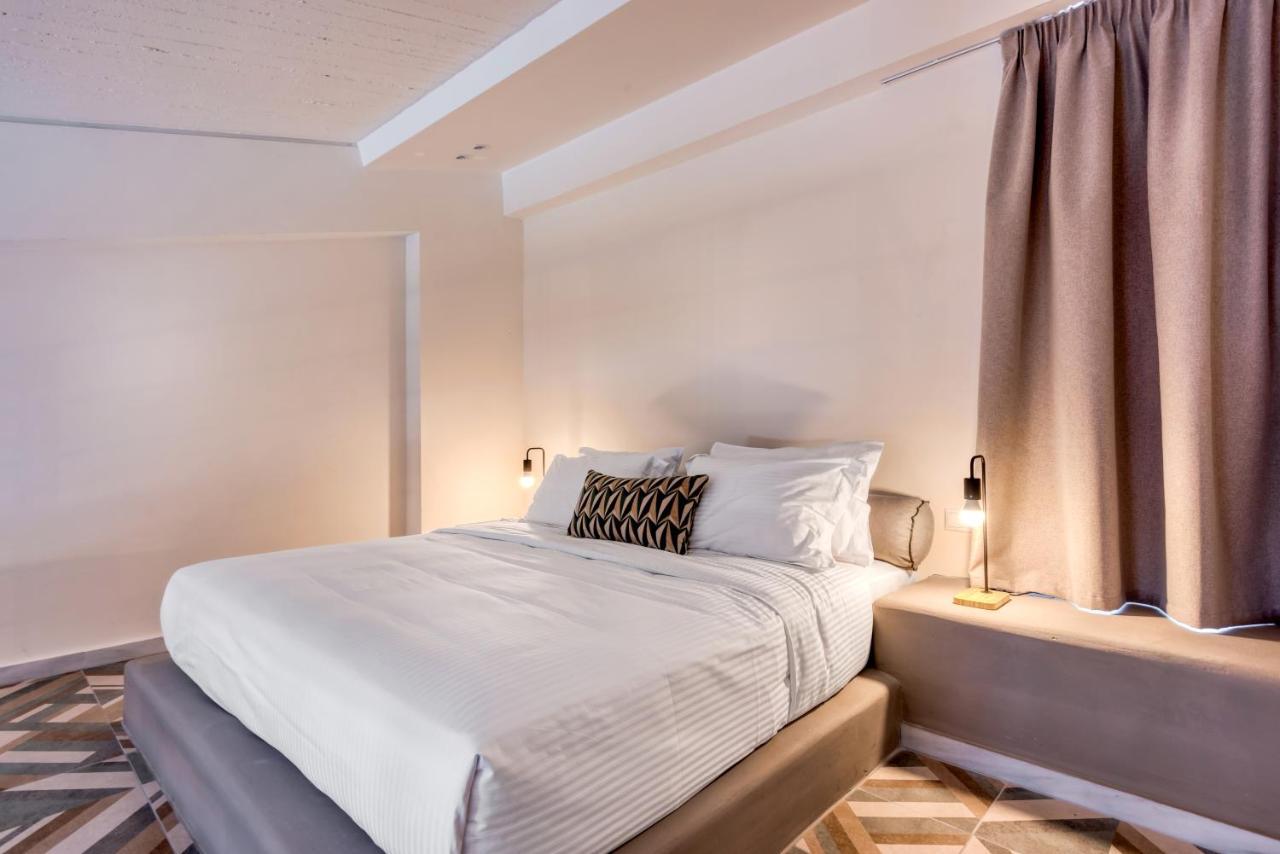 Saronis Suites Saronida Eksteriør billede
