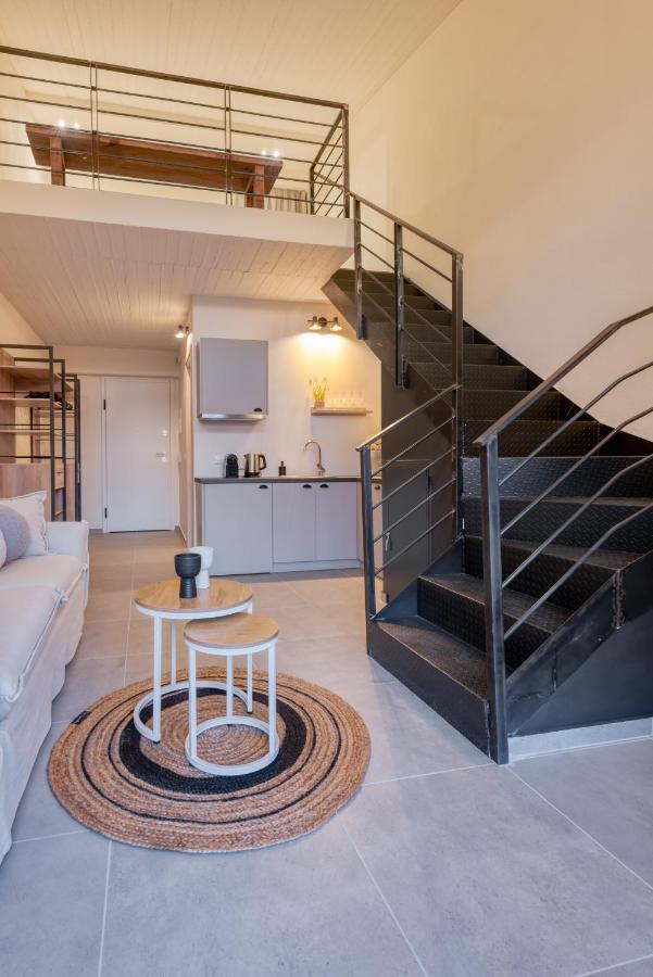 Saronis Suites Saronida Eksteriør billede