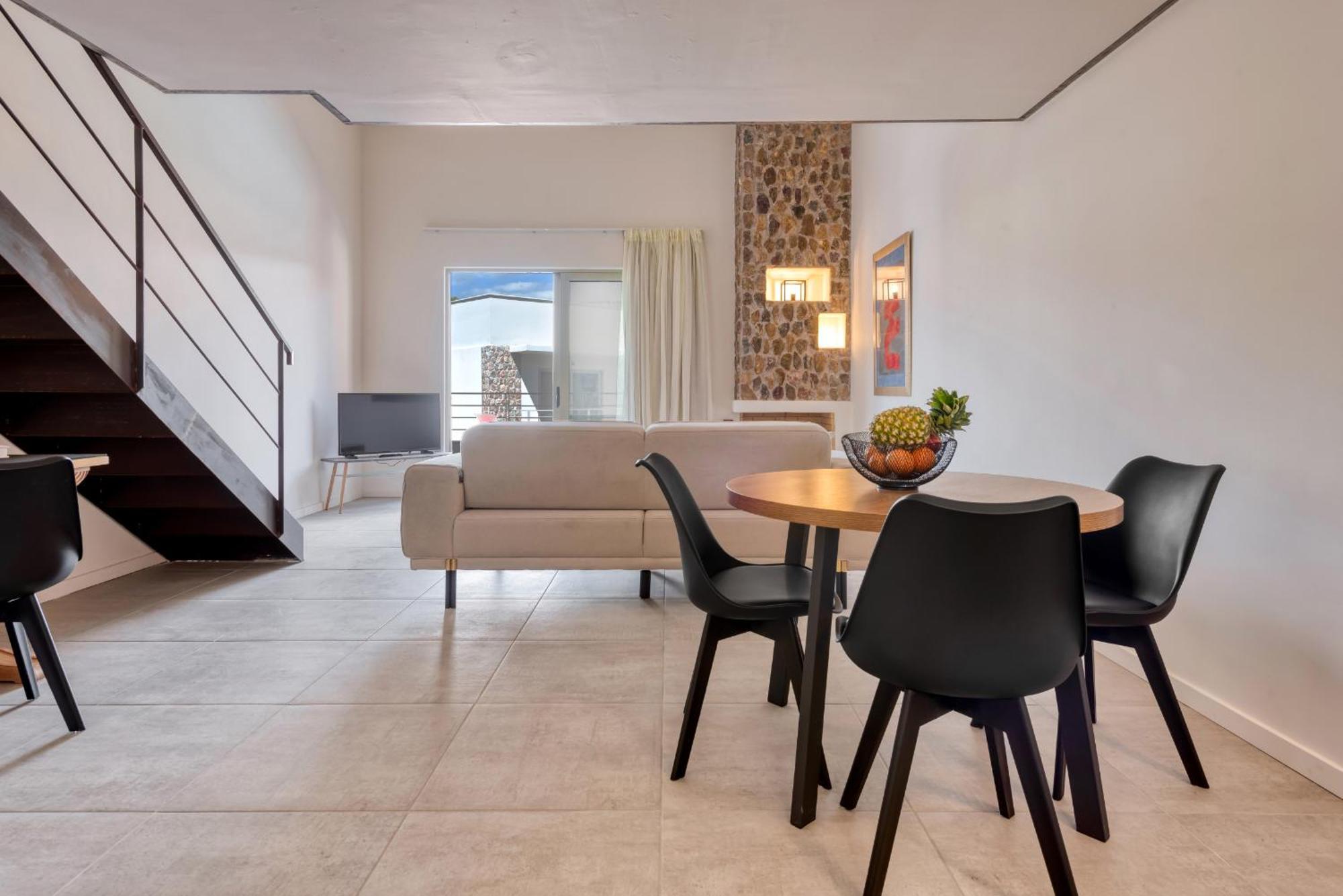 Saronis Suites Saronida Eksteriør billede