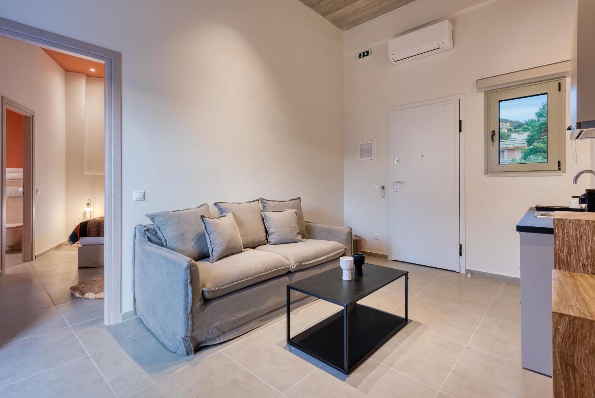 Saronis Suites Saronida Eksteriør billede
