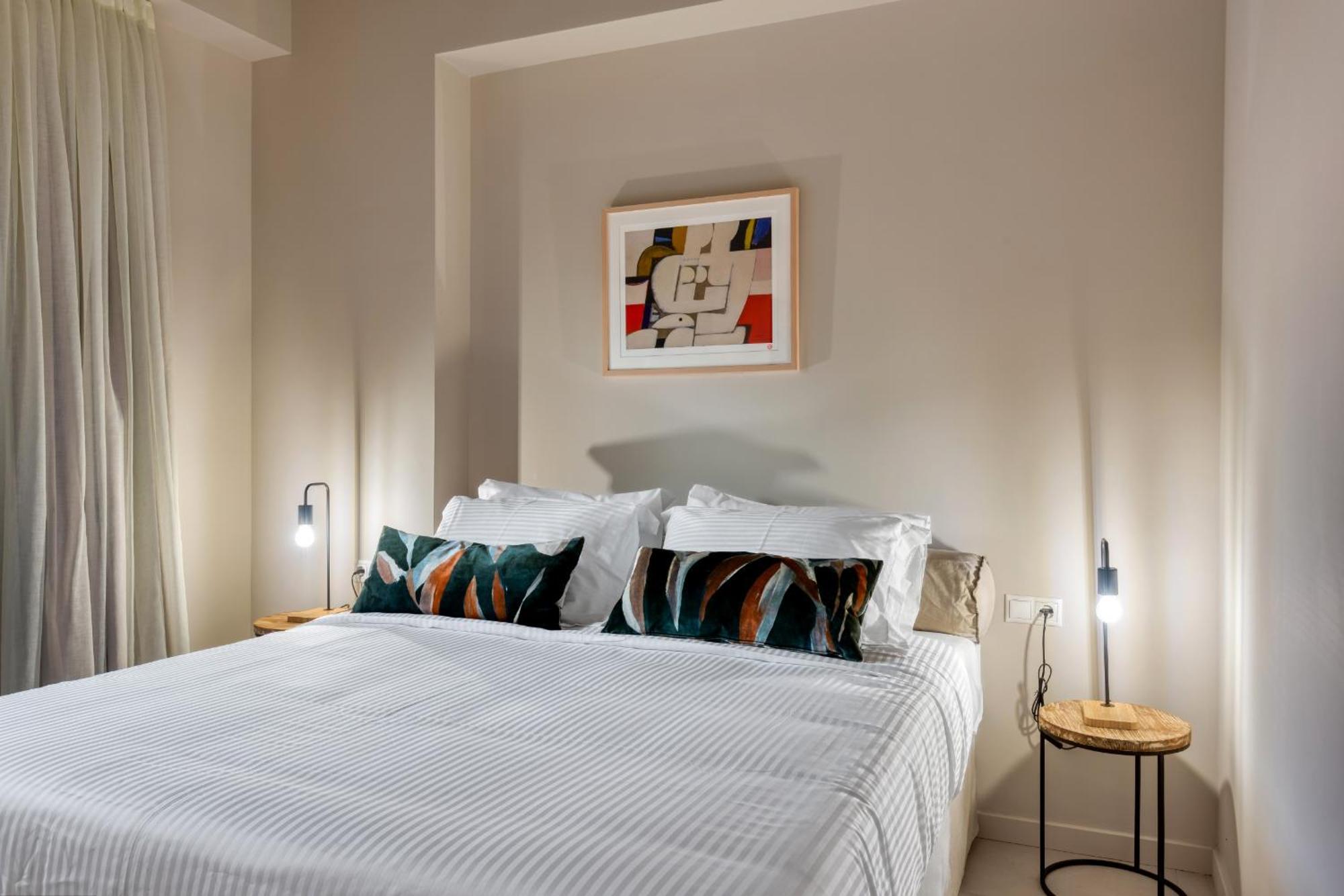 Saronis Suites Saronida Eksteriør billede